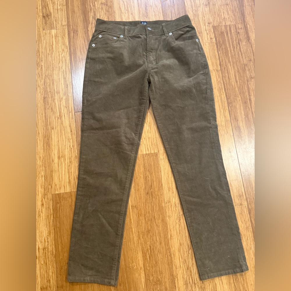 GAP Corduroy Pants in Olive